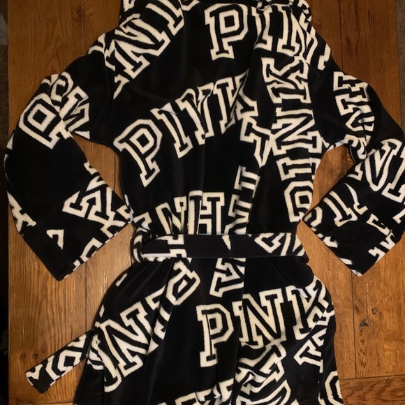 Victoria Secret Pink Robe - Picture 4 of 4